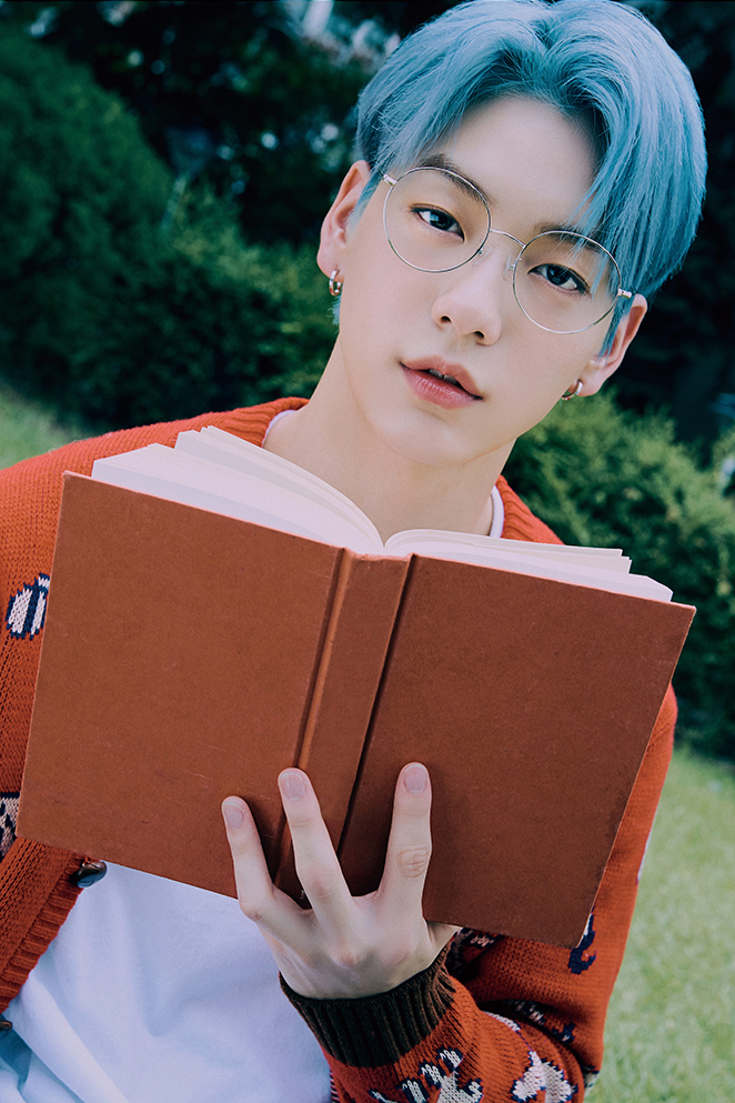 AR-Group; Photo of TOMORROW X TOGETHER member SOOBIN.