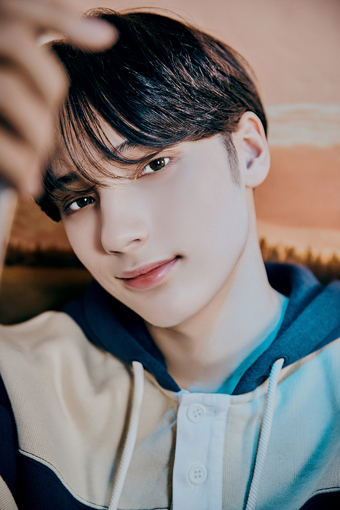 AR-Hueningkai; Photo of TOMORROW X TOGETHER member HUENINGKAI.