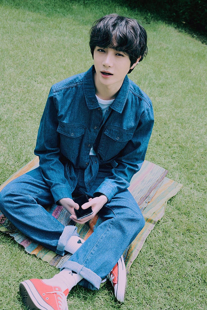 AR-Group; Photo of TOMORROW X TOGETHER member BEOMGYU.