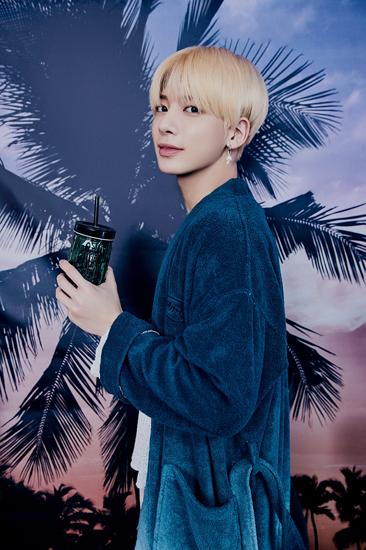 AR-Beomgyu; Photo of TOMORROW X TOGETHER member TAEHYUN.