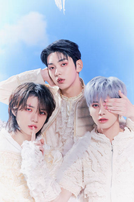 Photo of TOMORROW X TOGETHER member SOOBIN