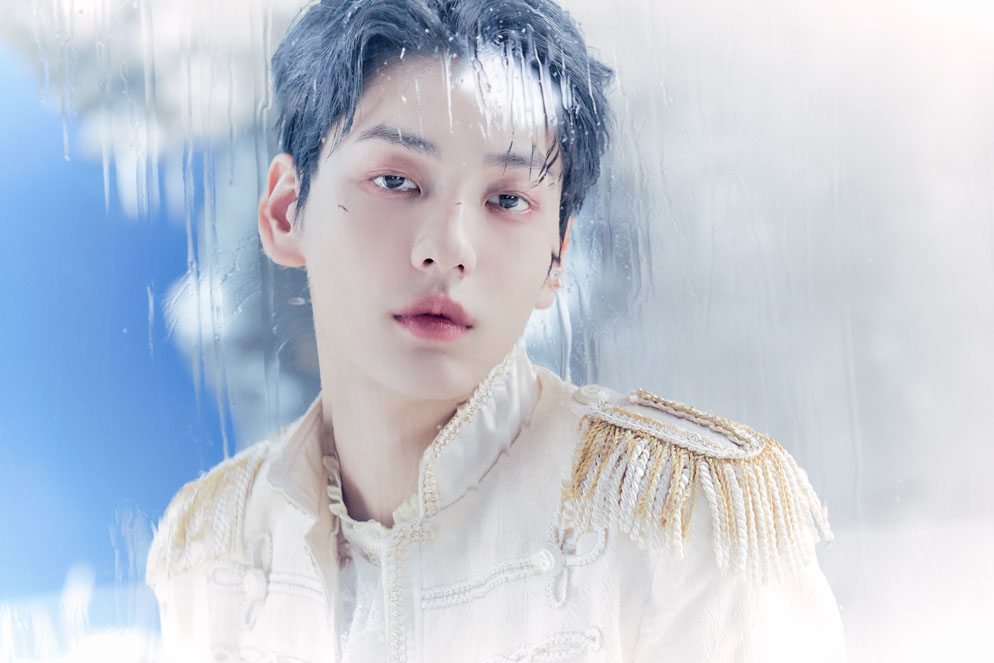 Photo of TOMORROW X TOGETHER member SOOBIN