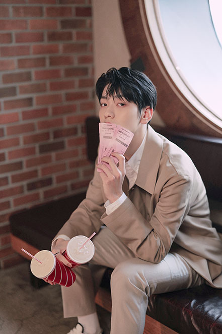 Photo of TOMORROW X TOGETHER member SOOBIN