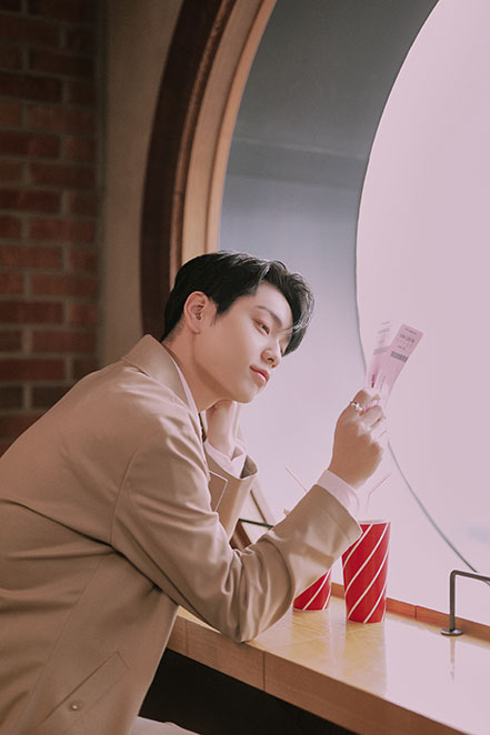 Photo of TOMORROW X TOGETHER member SOOBIN