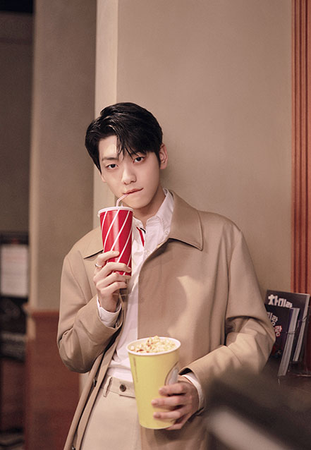 Photo of TOMORROW X TOGETHER member SOOBIN